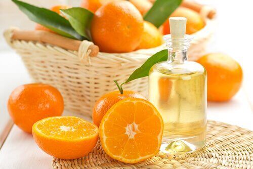 mandariiniöljyllä voi suojata hiuksia auringolta