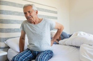 Vinkkejä parempaan uneen nivelpsoriaasista kärsiville