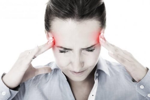 Kuinka lievittää migreeniä 6 luontaishoidolla