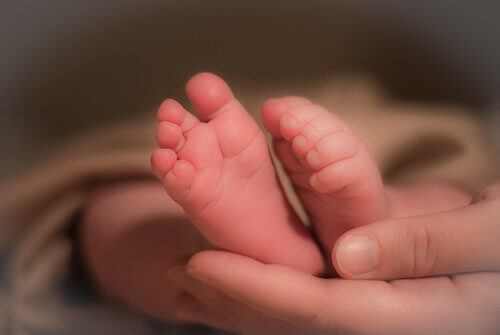 Perinataalikuolema: pienen vauvan jalat