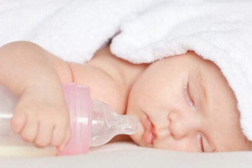 Onko tuteista ja tuttipulloista haittaa vauvalle?