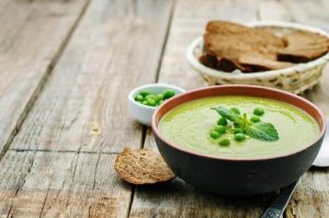 Herkullinen hernekeitto pekonilla