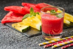 Punainen mehu apuna terveellisessä painonpudotuksessa