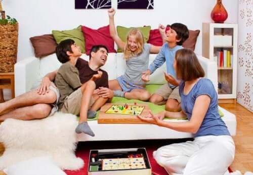 Puuhaa sadepäiviksi koko perheelle