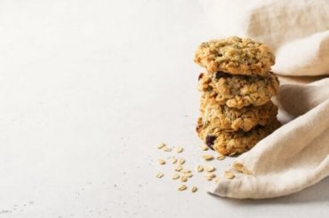 Valmista kaurakeksit ilman sokeria ja voita