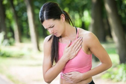 Kehon vasemmanpuoleinen kipu on yksi yleisimmistä sydäninfarktin merkeistä naisilla