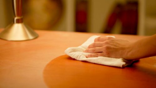 Spraymaali uudistaa vanhat huonekalut