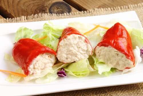 Täytetyistä paprikoista saa myös vegaaniversion