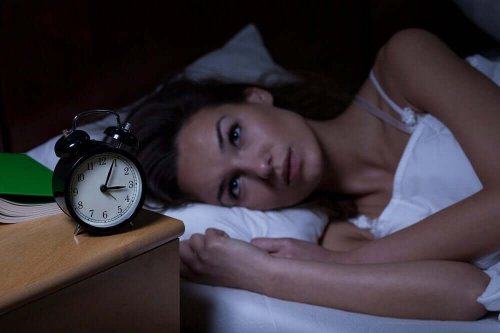 7 yllättävää sydäninfarktin merkkiä naisilla: unettomuus ja nukahtamisvaikeudet