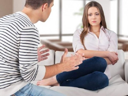 Toisiin tyytymättömät ihmiset haluavat muovata muita oman mielensä mukaan