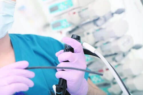 PEG-letkun asettaminen ja vaihto