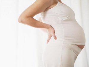 Iskias raskauden aikana: syyt ja hoito
