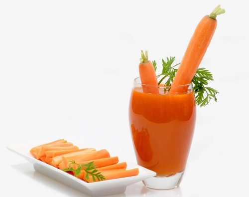 Porkkana- ja kurkkumehu on antioksidantteja sisältävä ja tulehdustiloja vähentävä juoma