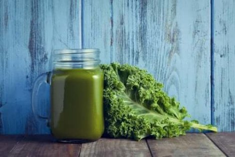Lehtikaali-pinaattikeitto: oikea vitamiinipommi
