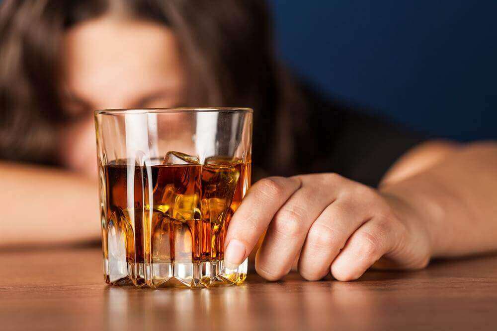 Alkoholi voi aiheuttaa suolistotulehdusta.