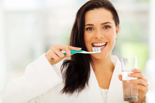 Ehkäise hammaskaries harjaamalla hampaat hyvin.
