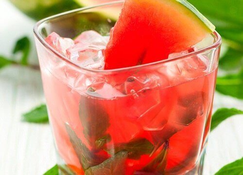 Raikas vesimelonijuoma