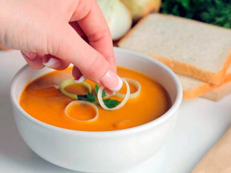 Sosekeitto on hyvä vaihtoehto ennen kolonoskopiaa