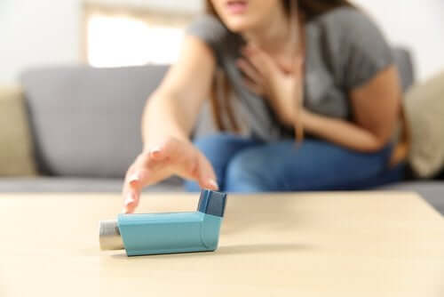 Akuutti vaikea astma: oireet ja hoito