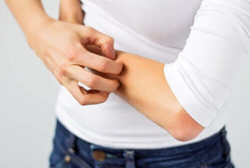 Yleisimpiä Diovanin aiheuttamia sivuvaikutuksia ovat allergiset reaktiot, kuten ihon kutiaminen, kurkun ja kielen turpoaminen sekä hengitysvaikeudet