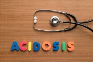 Munuaisten hyperkloreeminen asidoosi: syyt, oireet ja hoito