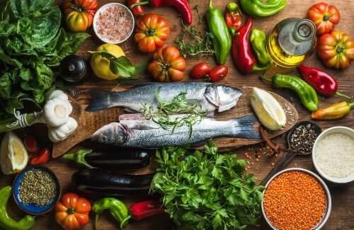 Atlantin ruokavalio on muunnelma Välimeren ruokavaliosta, jossa etusijaa annetaan rasvaisten kalojen ja monipuolisten vihannesten ja hedelmien kuluttamiselle