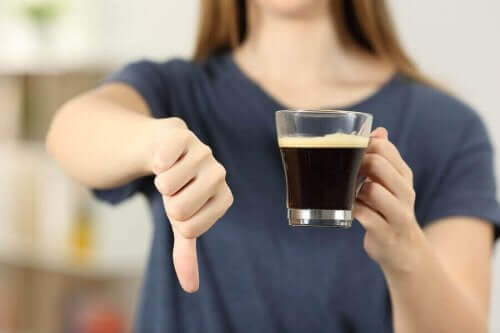 Essentiaalinen vapina on syy välttää kofeiinia