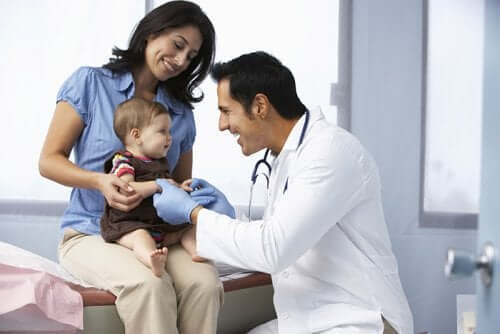 Lasten nefroottinen oireyhtymä voi esiintyä jo pienellä vauvalla.