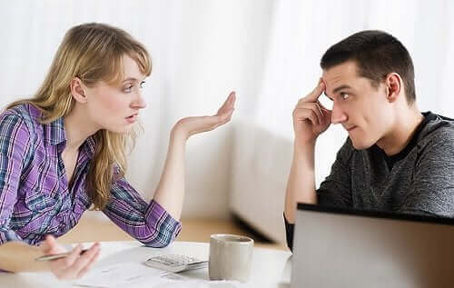 Narsistin keskustelu on yksinpuhelua