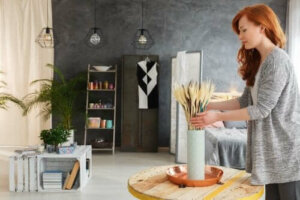 Ideoita olohuoneen sisustamiseen kierrätetyillä materiaaleilla