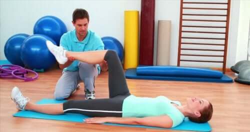 Säännölliset fyysiset aktiviteeti ovat polven tekonivelen asettamisen jälkeisen toipumisprosessin avaintekijöitä