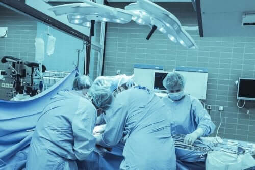 Suprakondylaatinen amputaatio on leikkaustoimenpide