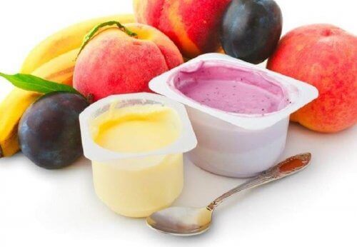 Maustetut jogurtit ovat lihottavaa dieettiruokaa