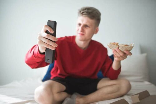 Passiivisella elämäntavalla viitataan usein istuvaan elämäntapaan, joka tarkoittaa fyysistä toimeettomuutta