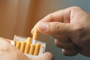Luontaishoitoja nikotiiniriippuvuuteen