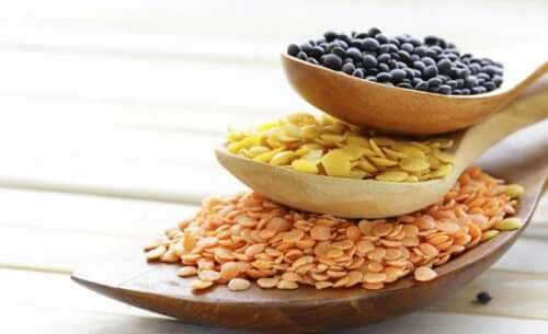 Gluteenittomia vilja- ja siemenpatukoita voi valmistaa esimerkiksi pähkinöistä, siemenistä ja hedelmistä kuin kaurasta ja muista gluteenittomista viljoista
