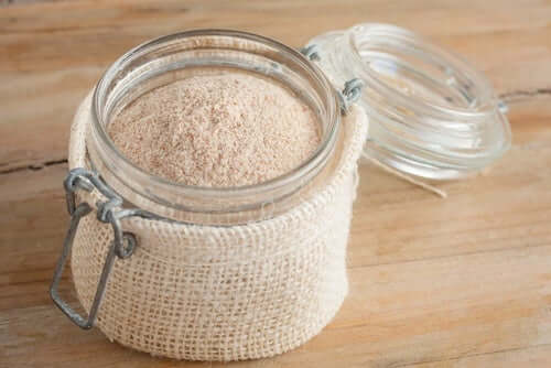 Psyllium on jänönratamon siemenistä valmistettua jauhetta, jota käytetään runsaasti gluteenittomassa ruoanlaitossa ja leivonnassa