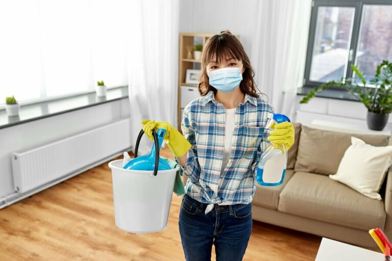 Vinkkejä kodin puhdistamiseen ja desinfiointiin