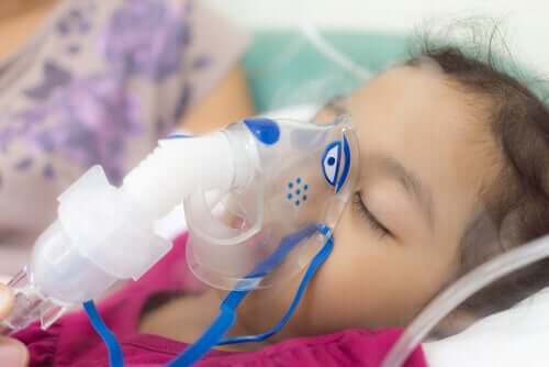 Lapsen tukehtumisella viitataan lapsen hengitysteiden tukkeutumiseen elimistölle vieraan esineen takia