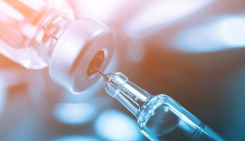 Ensimmäisessä COVID-19 -rokotteen testivaiheessa testiin osallistuneille 45 koehenkilölle annosteltiin ennalta määrätty annos rokotetta