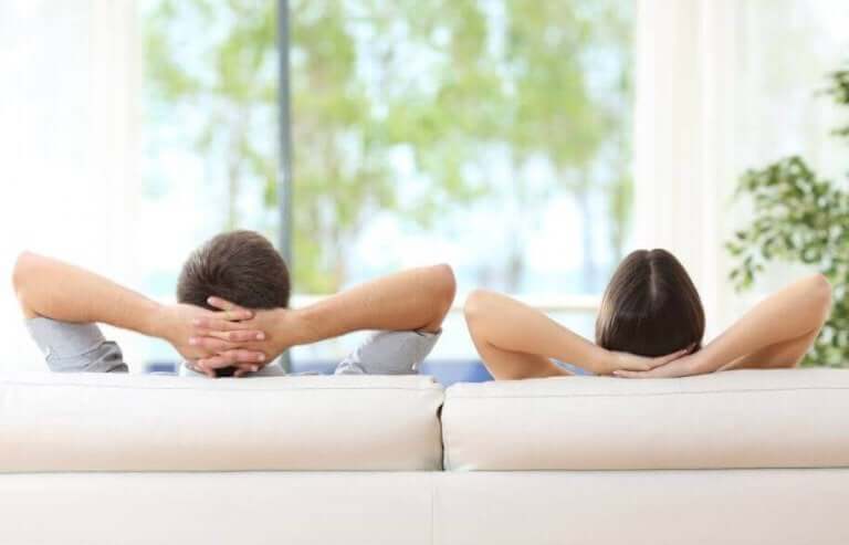 Kotikaranteenissa ei tule vain löhöillä