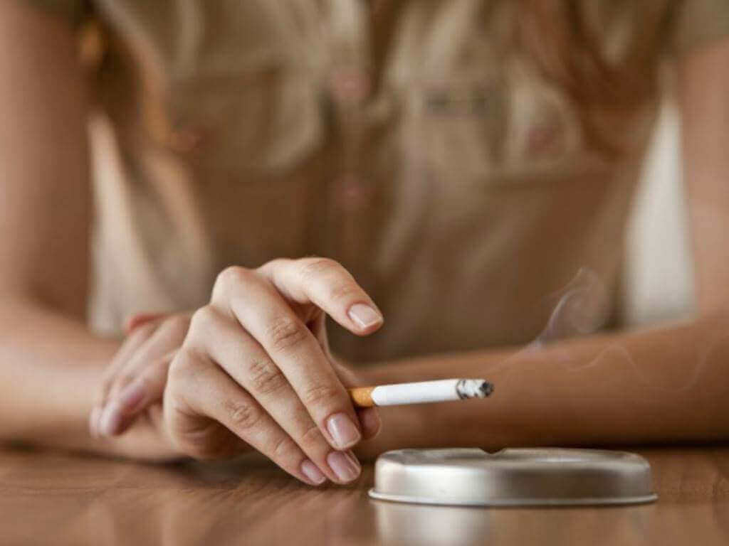 Hengityselinten terveys kärsii tupakoinnista.