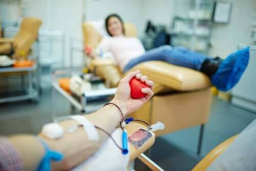 Voiko pandemian aikana luovuttaa verta?