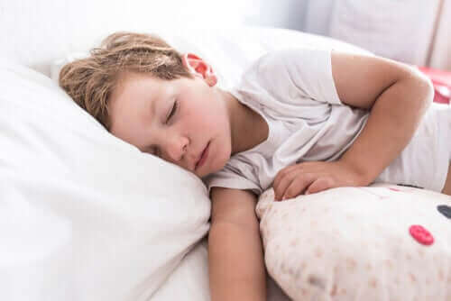 Lapsuuden astma voi aiheuttaa nukkumisvaikeuksia