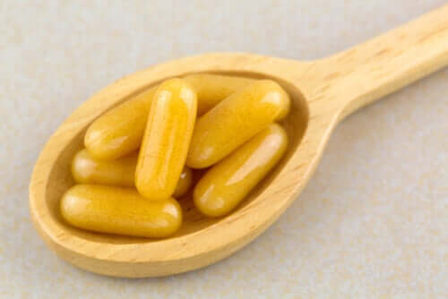 Tänä päivänä kuningatarhyytelöä käytetään laajasti farmaseuttisissa tuotteissa sekä kosmetiikan alalla