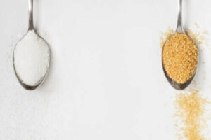 Onko tumma sokeri terveellisempää kuin valkoinen?