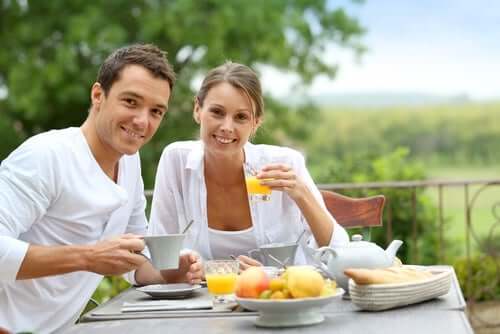 Terveellisen ja tasapainoisen aamiaisen avulla myös aineenvaihdunnan aktivoiminen on helpompaa