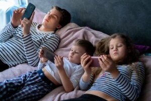 Lasten liiallinen altistuminen elektroniikkalaitteille