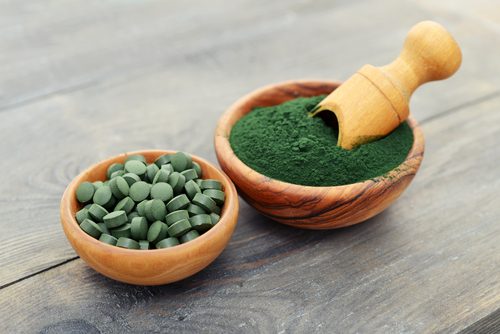 9 vinkkiä pakaroiden kiinteyttämiseen: spirulina.