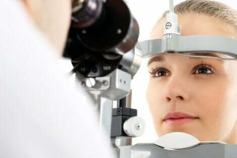 Silmässä ilmenevät muutokset kannattaa tutkituttaa silmälääkärillä